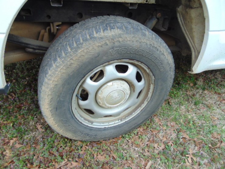 2017-ford-f150-xl-image-4