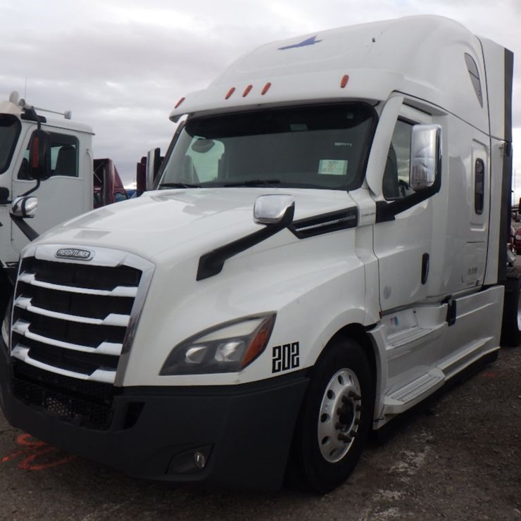 2022 FREIGHTLINER CASCADIA 126