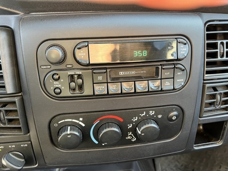 2004-dodge-dakota-sport-image-27