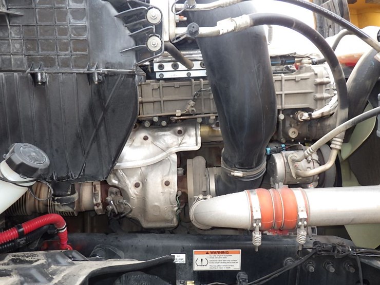 2022-freightliner-cascadia-126-image-21