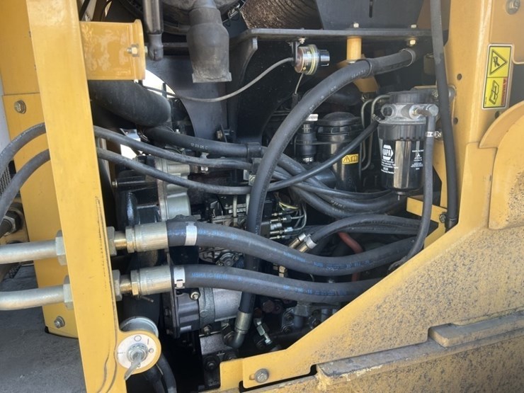2006-caterpillar-924g-image-12