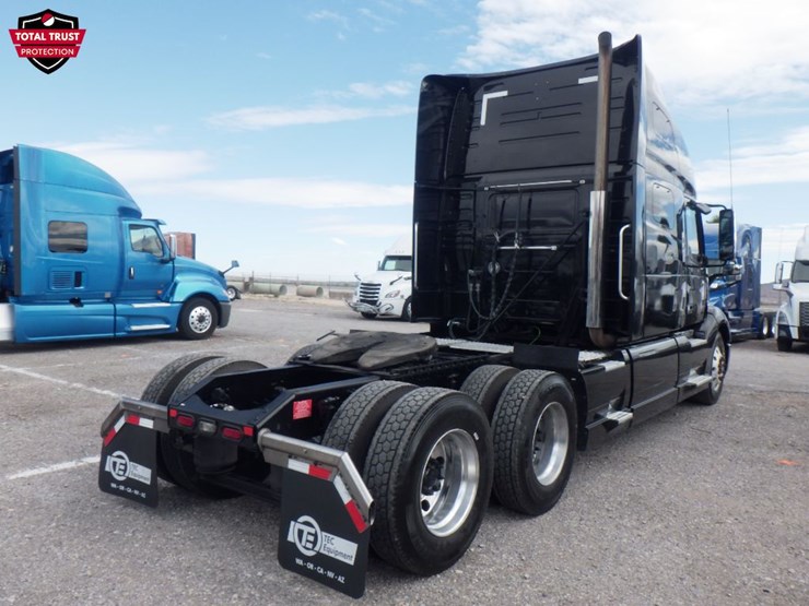 2020-volvo-vnl-760-image-9