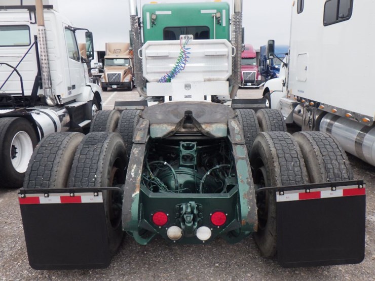 2013-kenworth-t800w-image-8