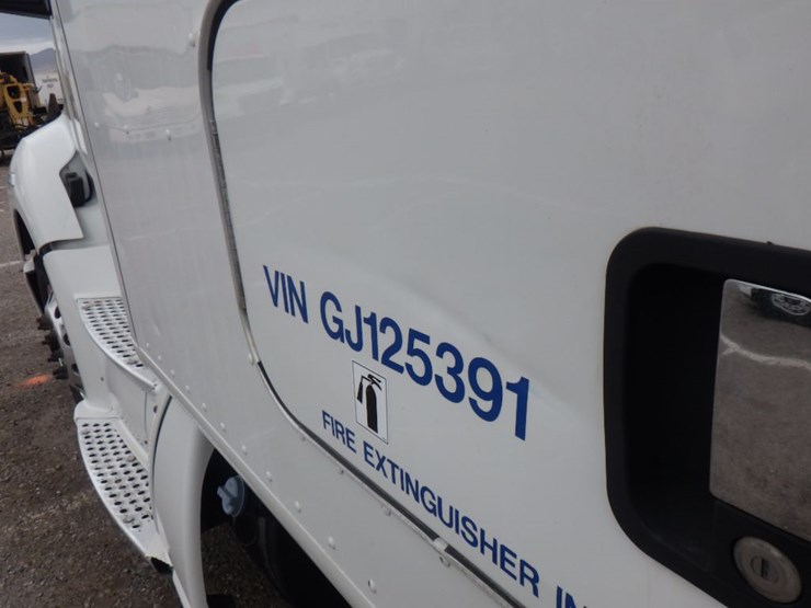 2016-kenworth-t680-image-19