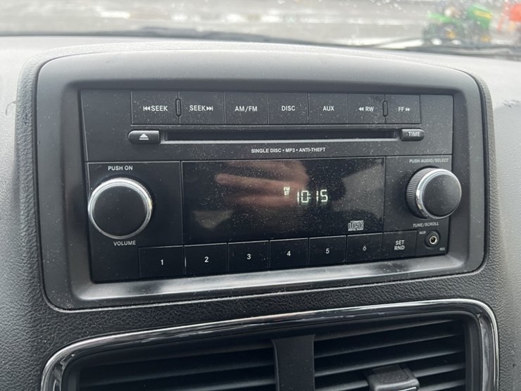 2014-dodge-grand-caravan-image-27