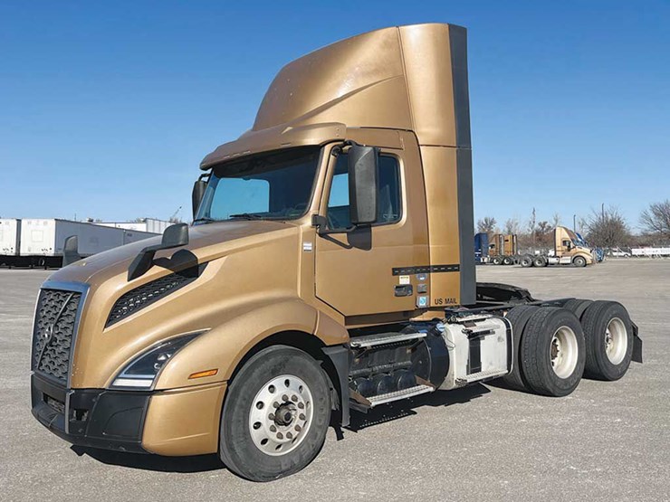 2019-volvo-vnl-300-image-1
