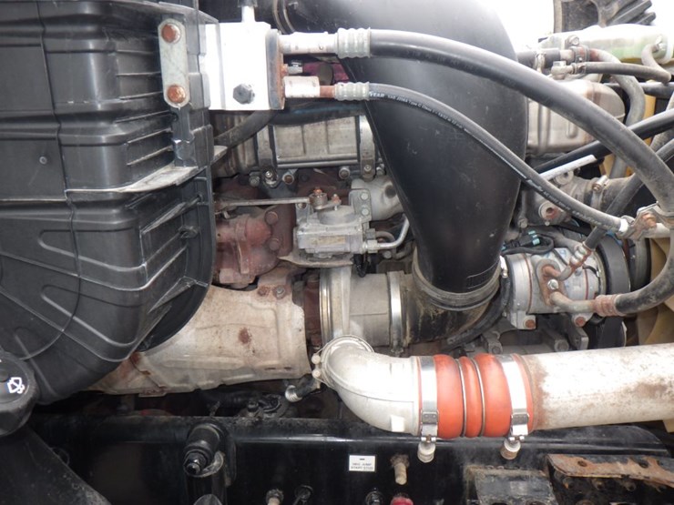 2014-freightliner-cascadia-125-image-24