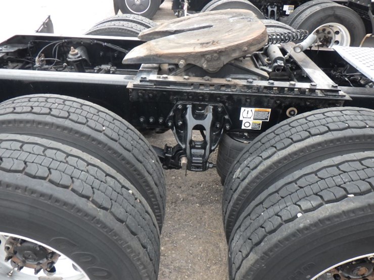 2022-kenworth-t680-image-4