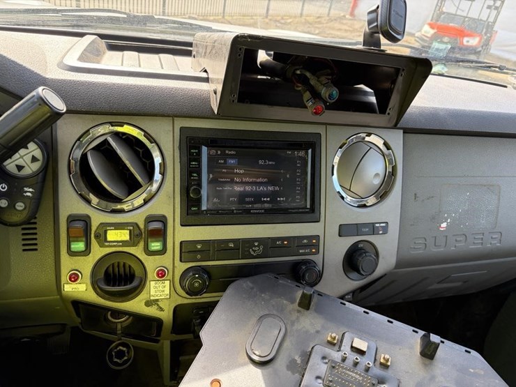 2016-ford-f550-image-16