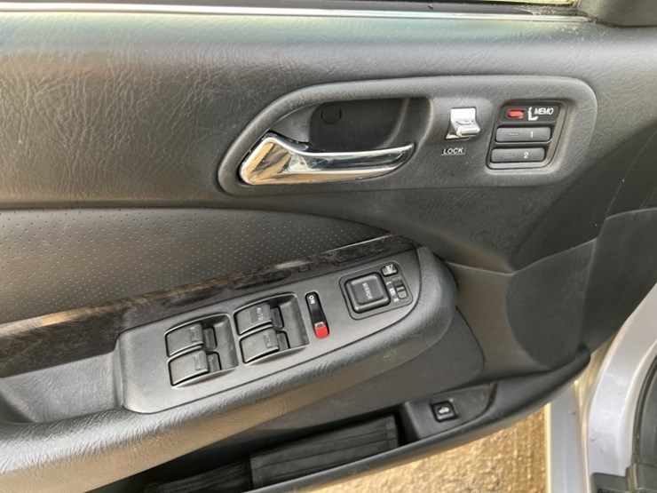 2003-acura-3.2tl-type-s-sedan-image-24