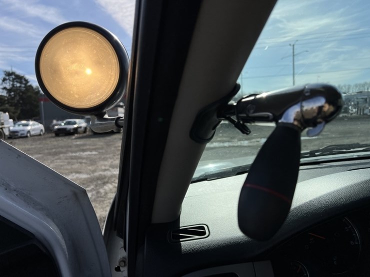 2012-chevrolet-tahoe-image-29