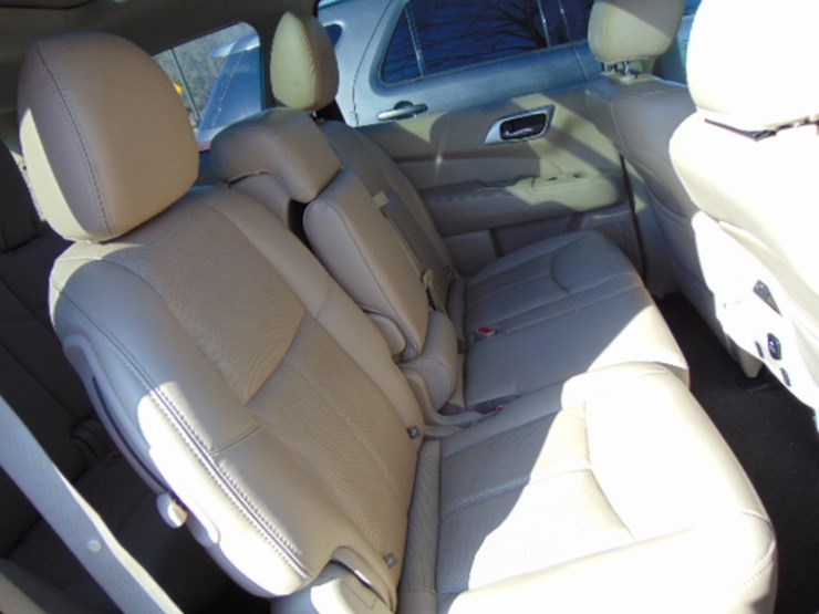 2016-nissan-pathfinder-image-4