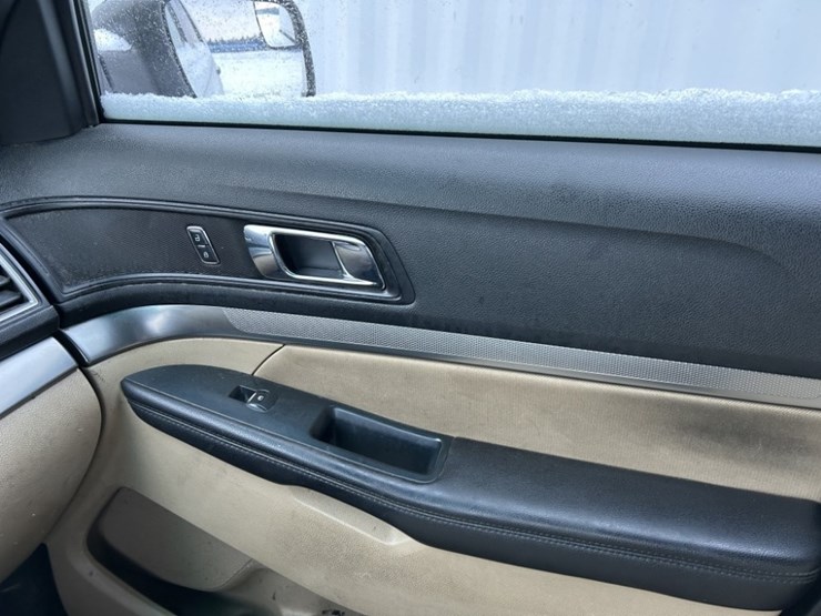 2016-ford-explorer-image-20