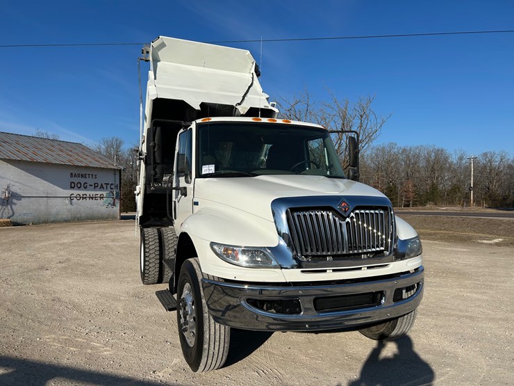 2013-international-durastar-4400-image-51