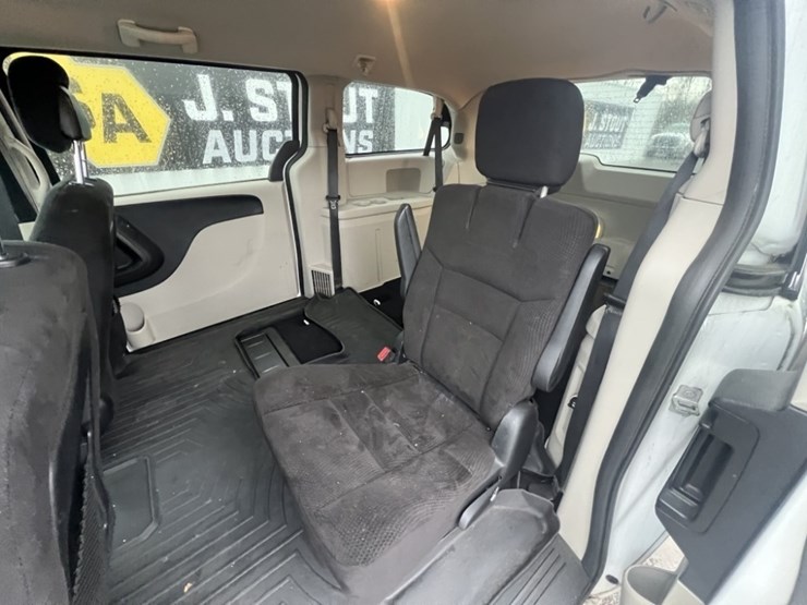 2014-dodge-grand-caravan-image-19