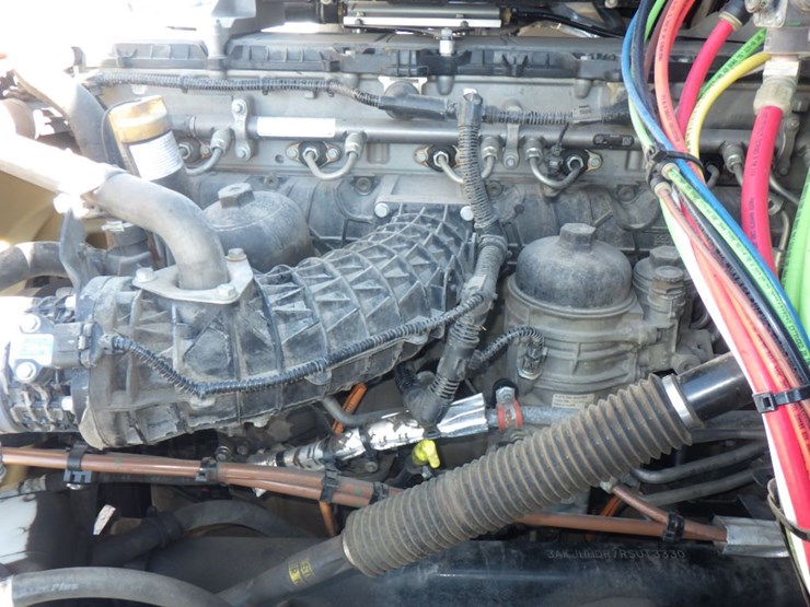 2024-freightliner-cascadia-126-image-24