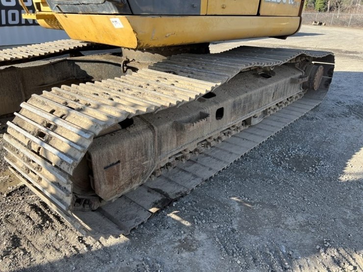 2004-deere-225c-lc-image-15