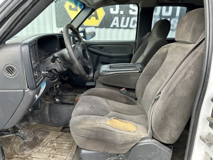 2006-chevrolet-silverado-3500-image-15