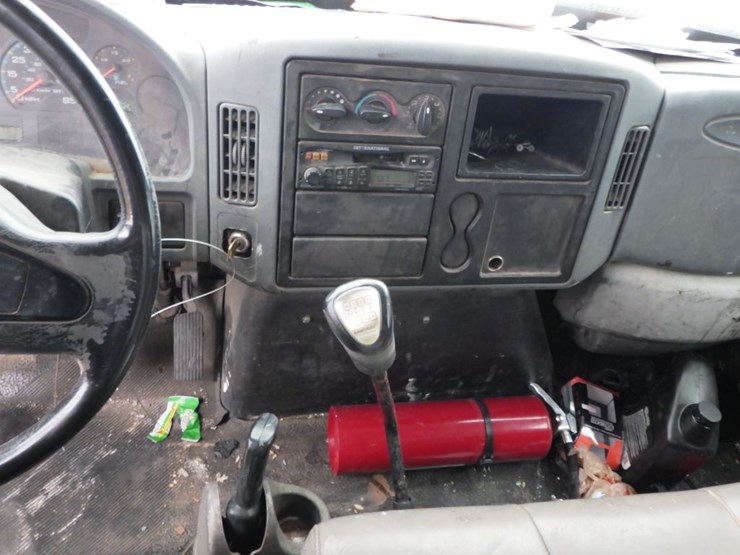 2003-international-durastar-4300-image-22