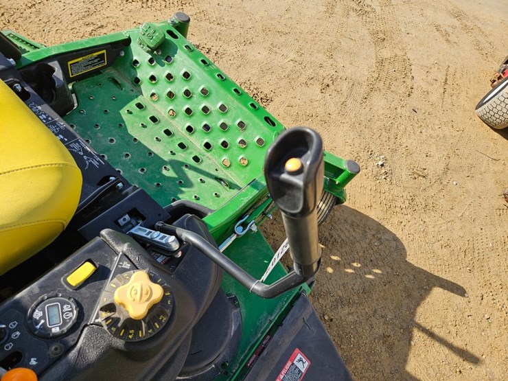 2016-john-deere-z930r-image-12
