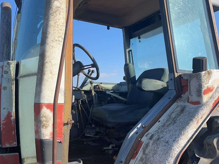 case-7120-tractor-image-2