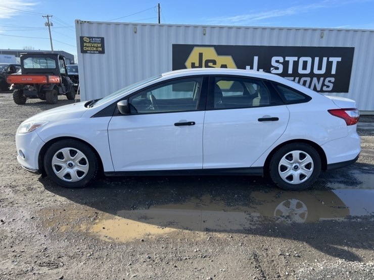 2014-ford-focus-sedan-image-7