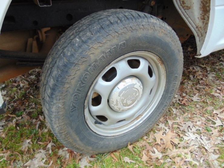 2019-ford-f150-xl-image-3