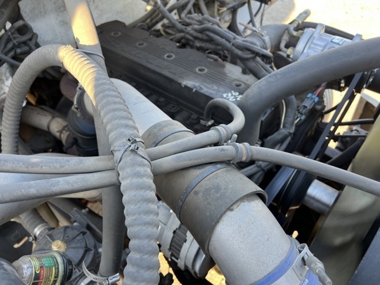 2000-freightliner-fl50-image-29