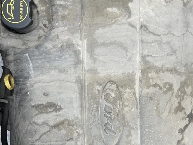 2016-ford-explorer-image-37