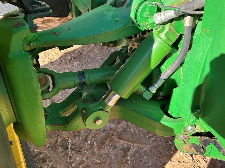 2010-john-deere-8295r-image-18