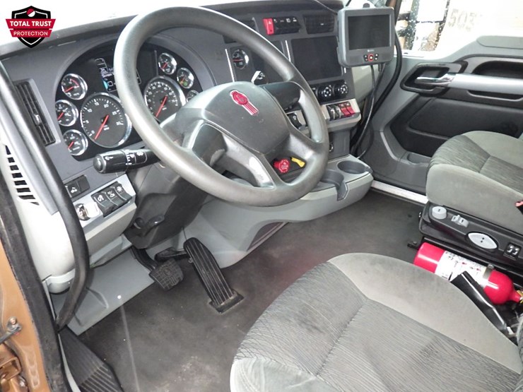 2022-kenworth-t680-image-21