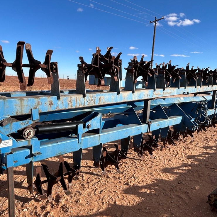 #48 • Sam Stevens Sand Fighter