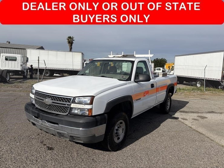 2005-chevrolet-silverado-2500-image-1