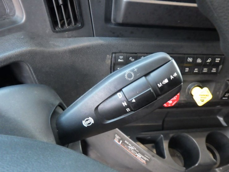 2024-freightliner-cascadia-126-image-18