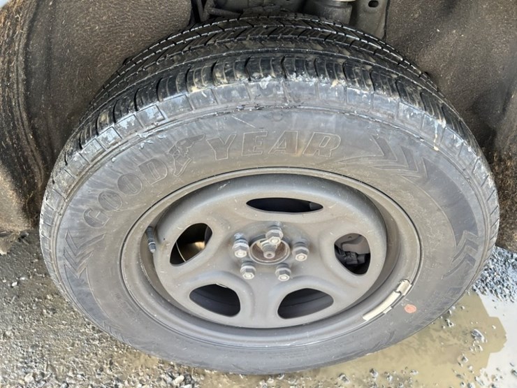 2024-ford-explorer-image-16