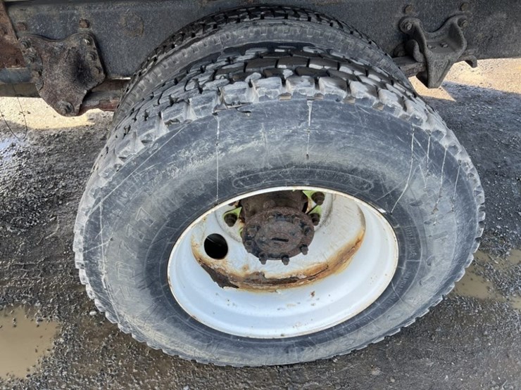 2015-freightliner-m2-s/a-bucket-truck-image-16