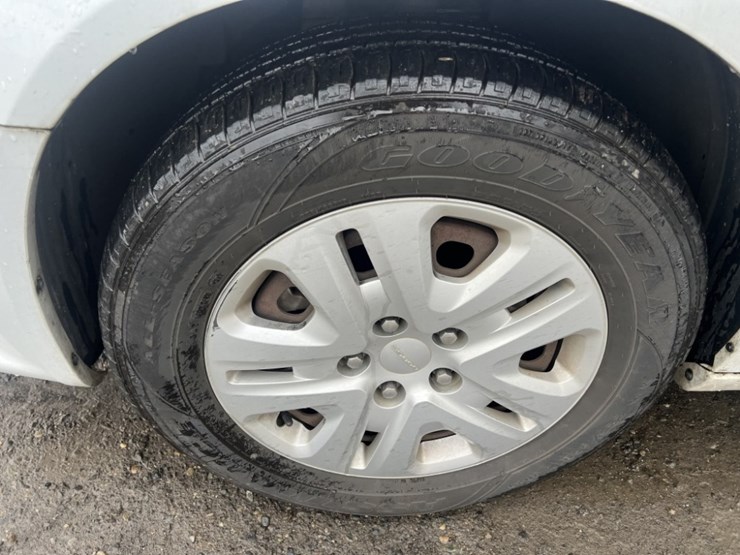 2014-dodge-grand-caravan-image-14