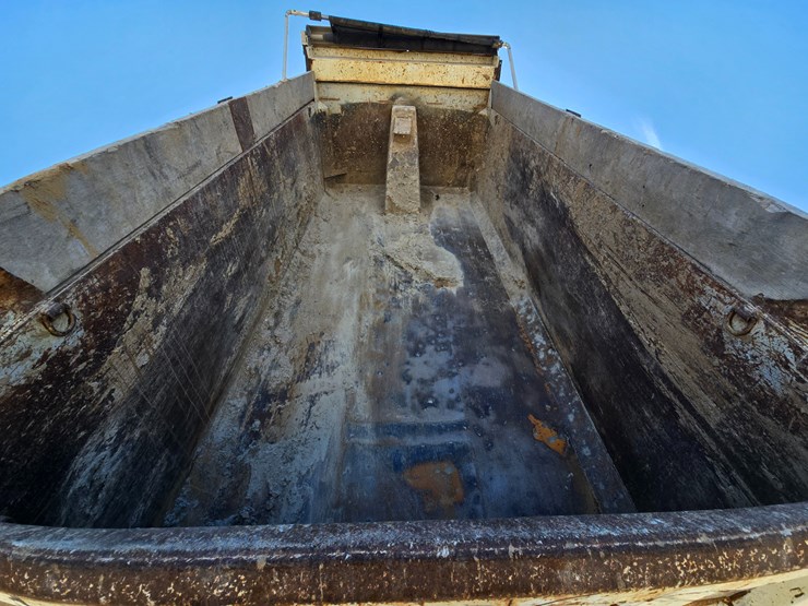 2001-mack-rd688s-image-60