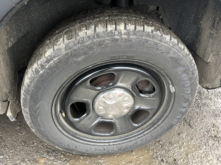 2017-ford-explorer-image-17