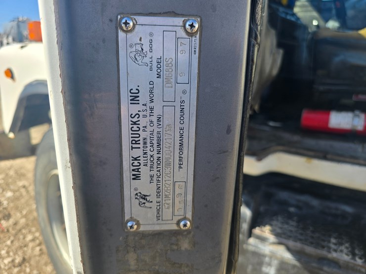 1998-mack-dm600-image-103