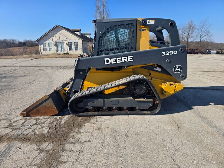 2012-deere-329d-image-5