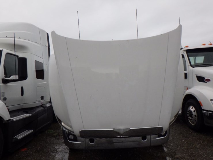 2017-peterbilt-579-image-21