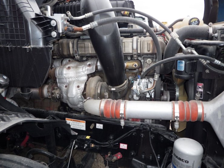 2021-freightliner-cascadia-126-image-35