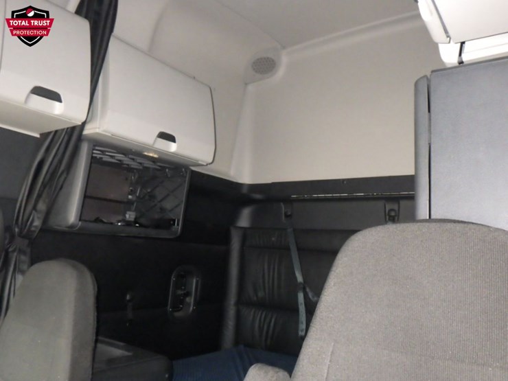 2023-freightliner-cascadia-126-image-18