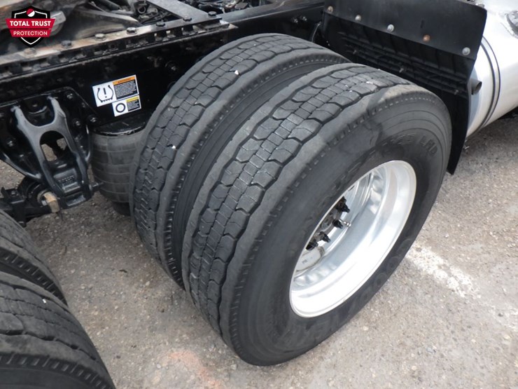 2022-kenworth-t680-image-5