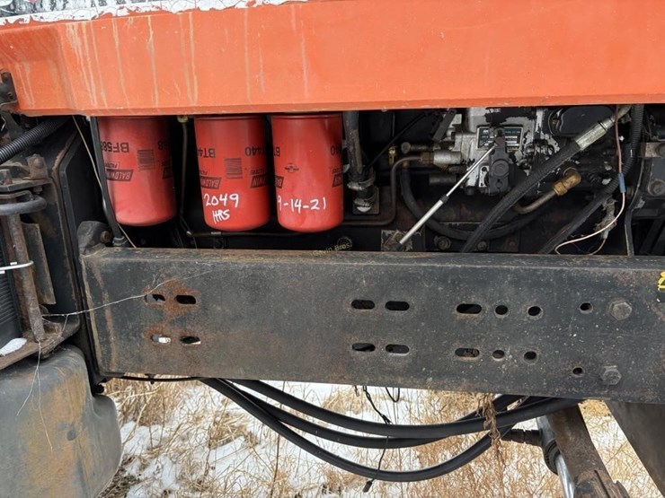 allis-chalmers-8030-tractor---off-site-image-4