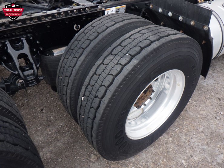 2022-kenworth-t680-image-5