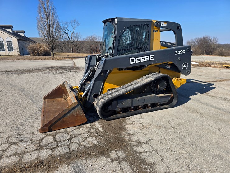 2012-deere-329d-image-4