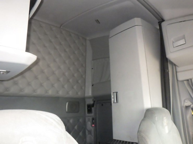 2015-kenworth-t680-image-4