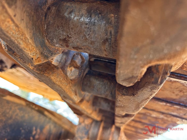 2018-komatsu-pc210-lc-11-image-21